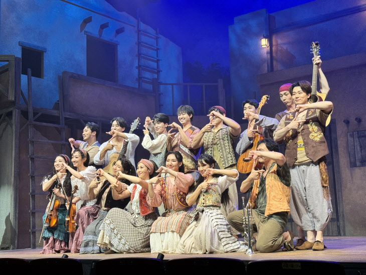 조로 액터뮤지션 줄거리 주조연들