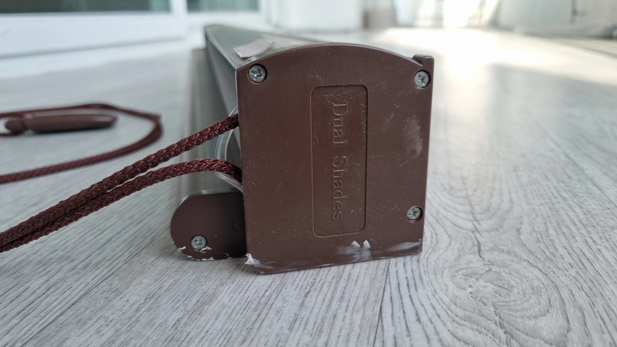 블라인드 커버 고정 볼트