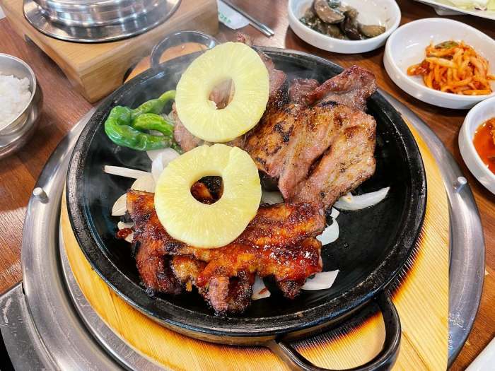 석쇠 숯불 구이 볏짚 훈연 뜨거운 돌판 갈비 석갈비 광주 퇴촌 맛집 추천 생방송투데이 고수뎐
