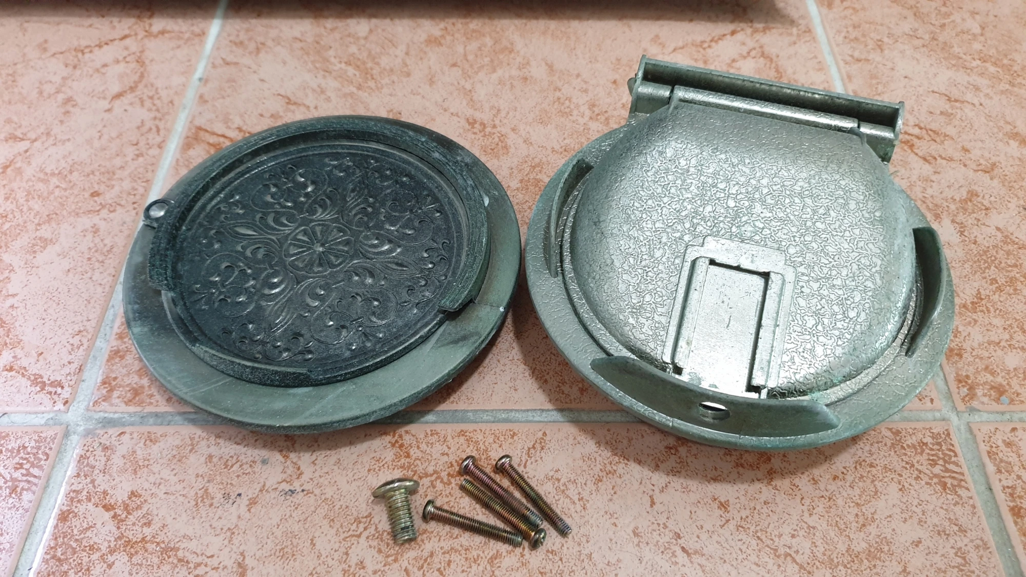 우유투입구 뗀 모습