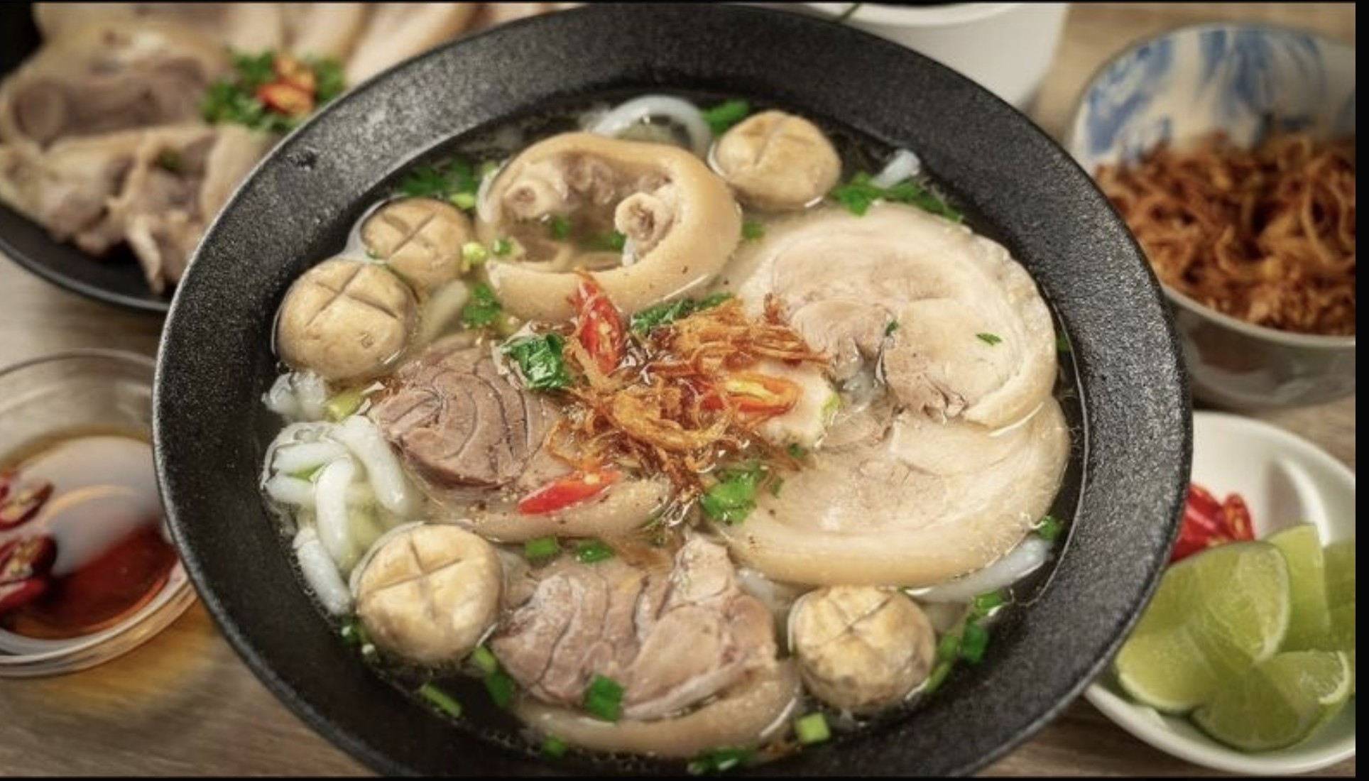 B&aacute;nh Canh Gi&ograve; Heo