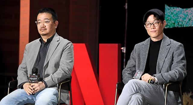 (좌) 연상호 감독, (우) 류용진 각본가
