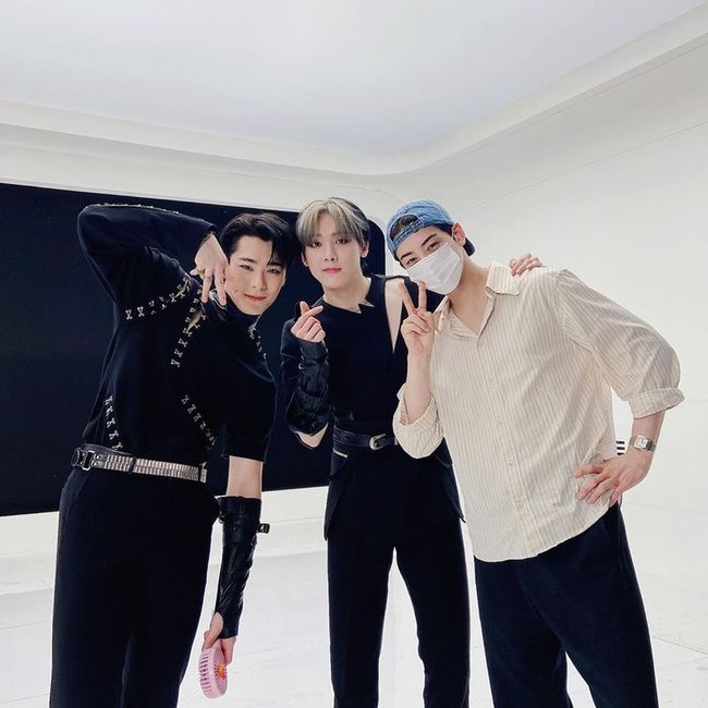 아스트로 문빈 자살 사망 아산병원 장례식장 빈소 기레기들 차은우 문수아