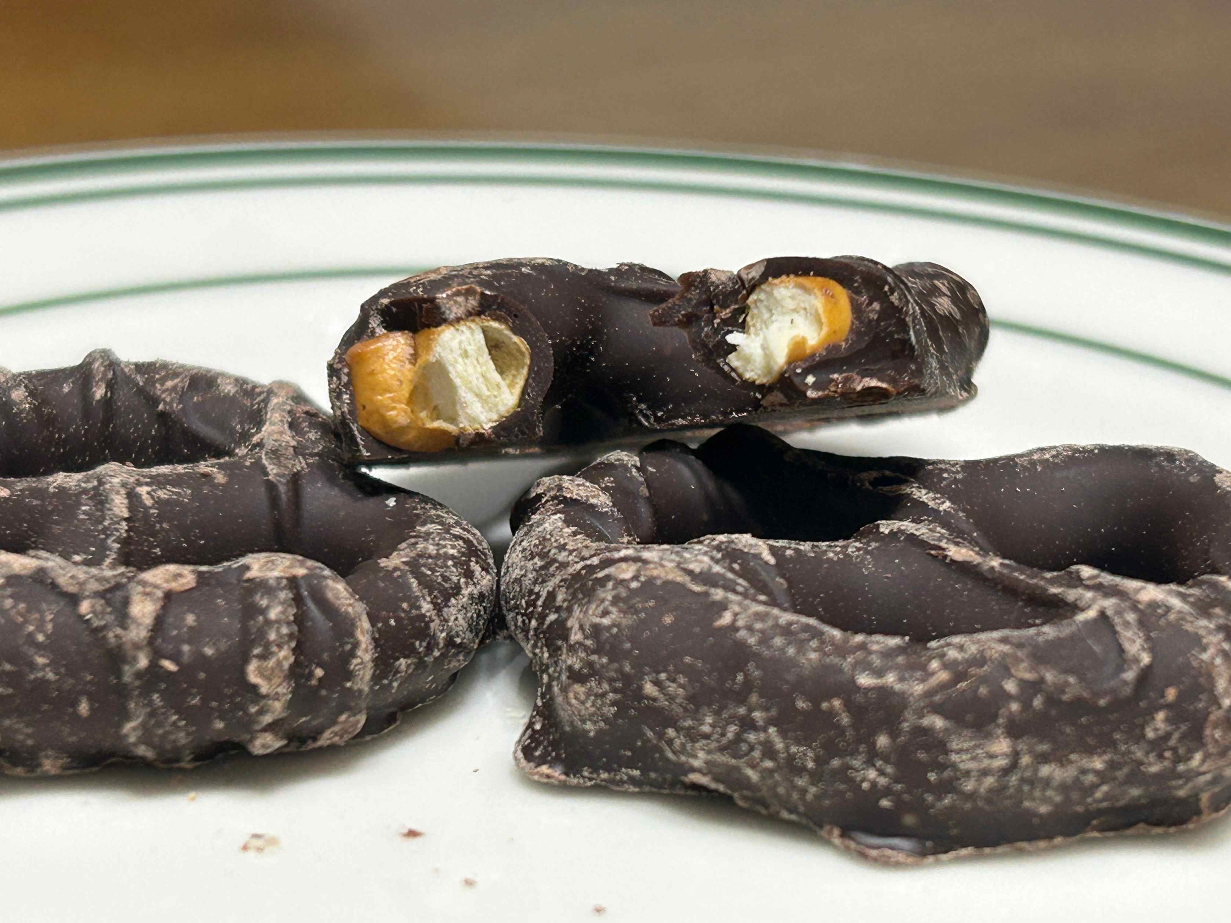 초코 프레첼 단면