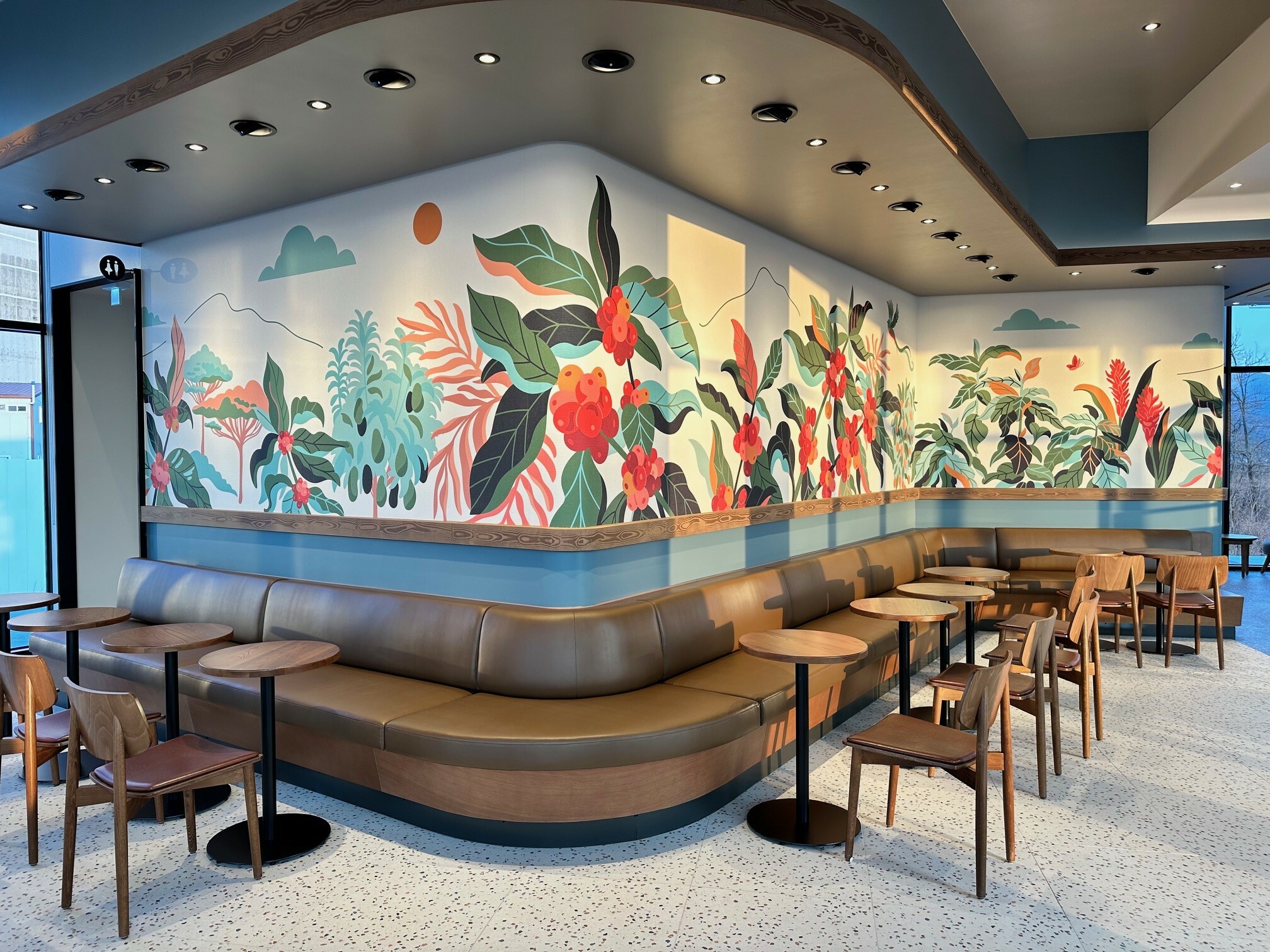 스타벅스 연천전곡DT점 2층 매장 출처: 스타벅스 공식홈페이지