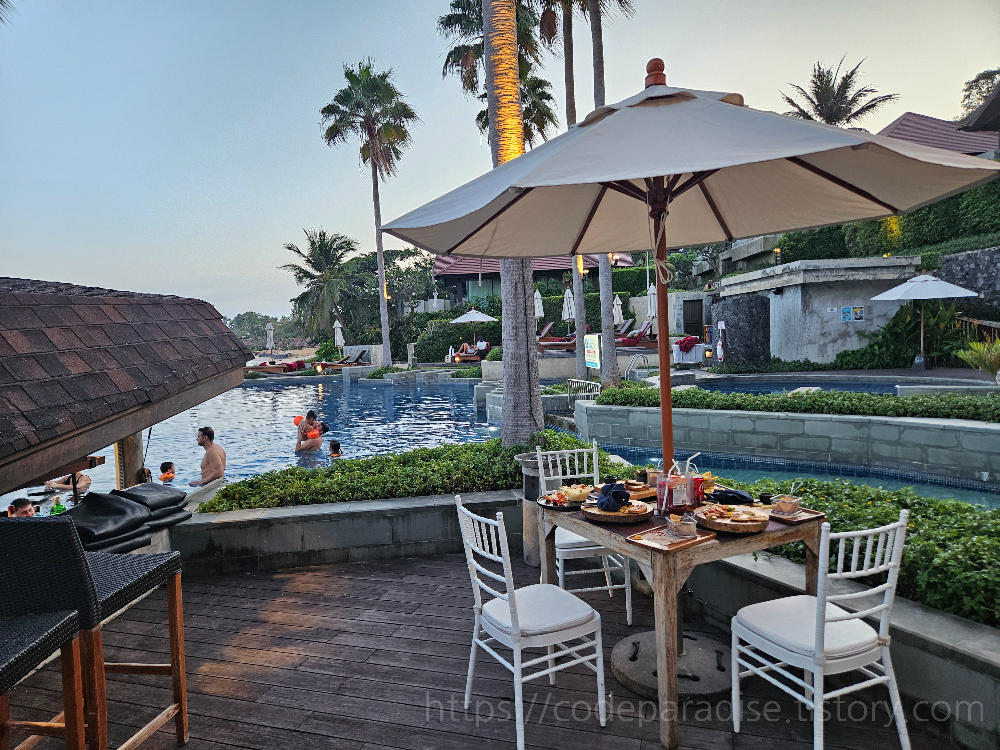 ํธํ
์๋น ๋ทฐ ์ฌ์ง