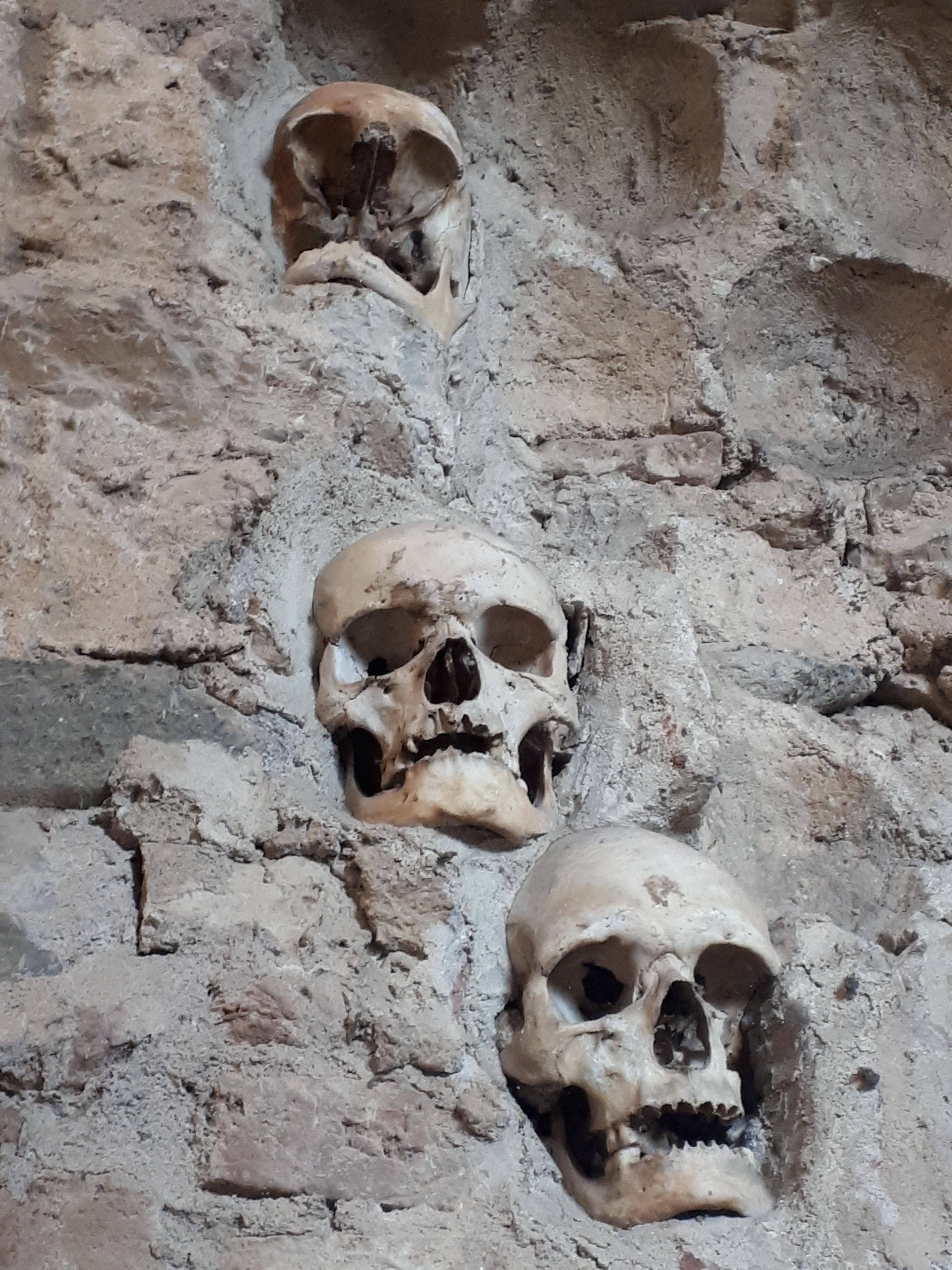 세르비아 니슈 해골 탑