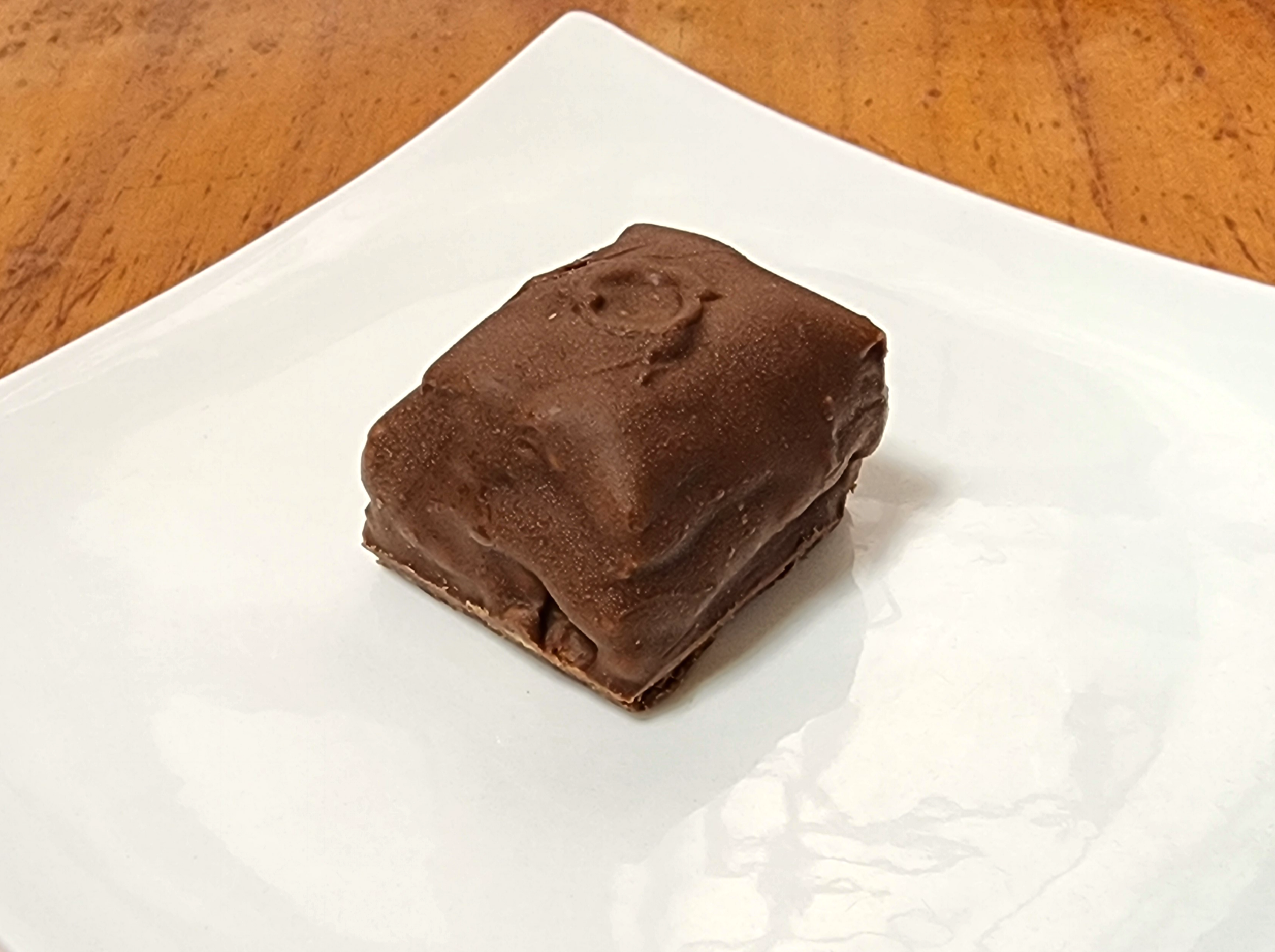 케르반베이커리_피스타치오바클라와_두바이초코렛