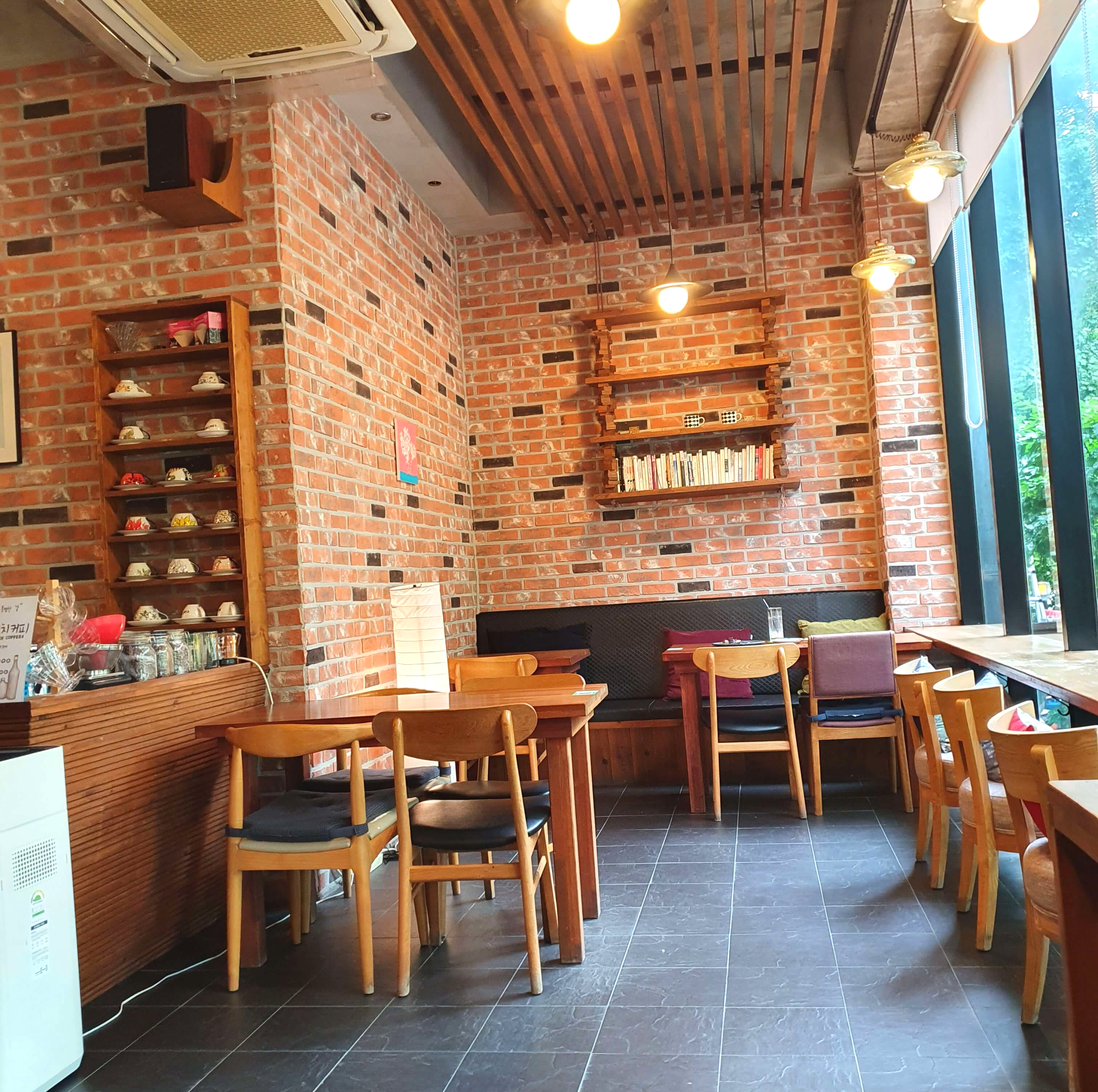 나쿠펜다 매장 테이블