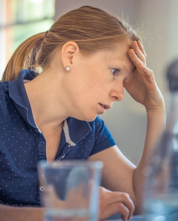 머리가 찌릿찌릿 아파요