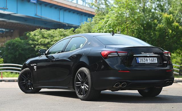 [시승기] 전동화 시대를 앞둔 마세라티의 선택 – 마세라티 기블리 GT 하이브리드