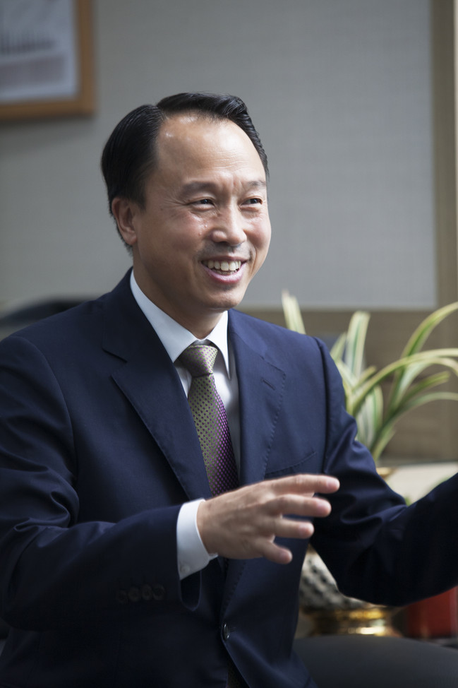 육광심 호텔 학교 이사장 프로필