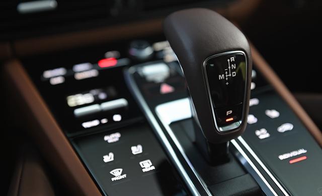 포르쉐 카이엔 E-하이브리드 플래티넘 에디션