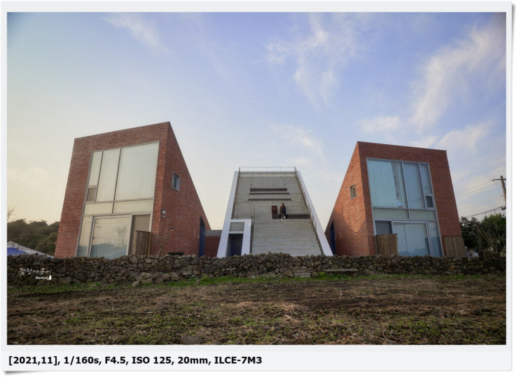 일출/ 일몰 감상이 가능한 제주 감성숙소, 더스테어 (건축문화대상 수상)