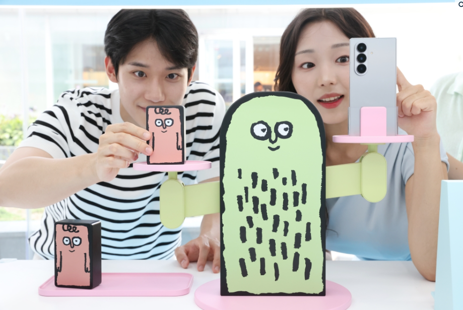 The Galaxy UNFOLDERS 아트 프로젝트 장줄리앙