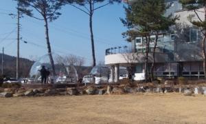 투명 돔 캠핑장