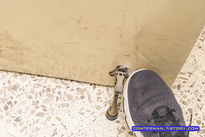 페달식 현관 말발굽 사용 방법