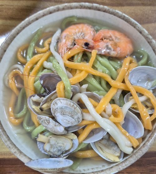 잘읶은 칼국수