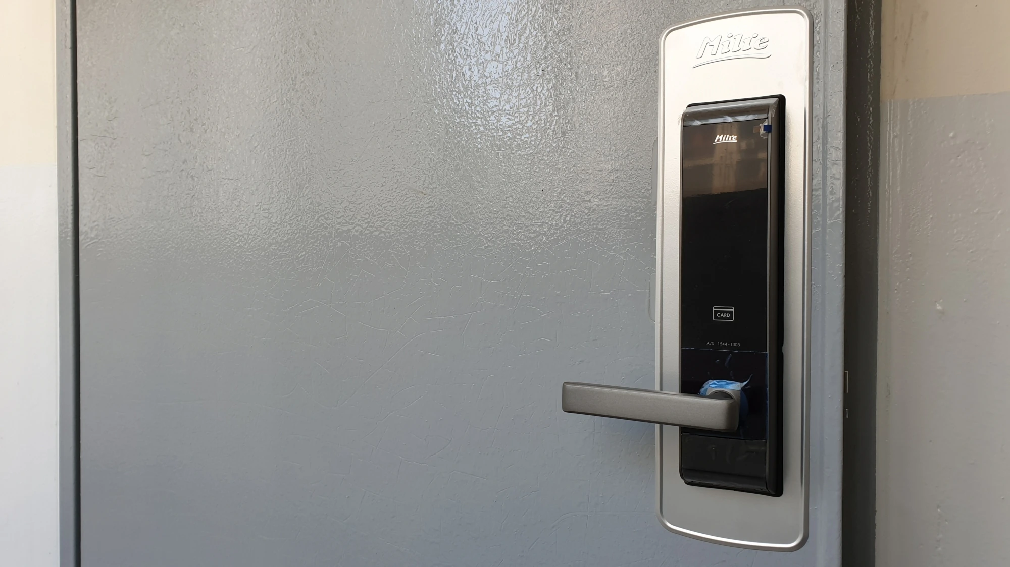 도어락 설치 완료 모습