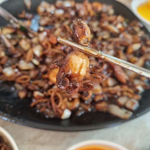 홍경관-해물쟁반짜장-재료4