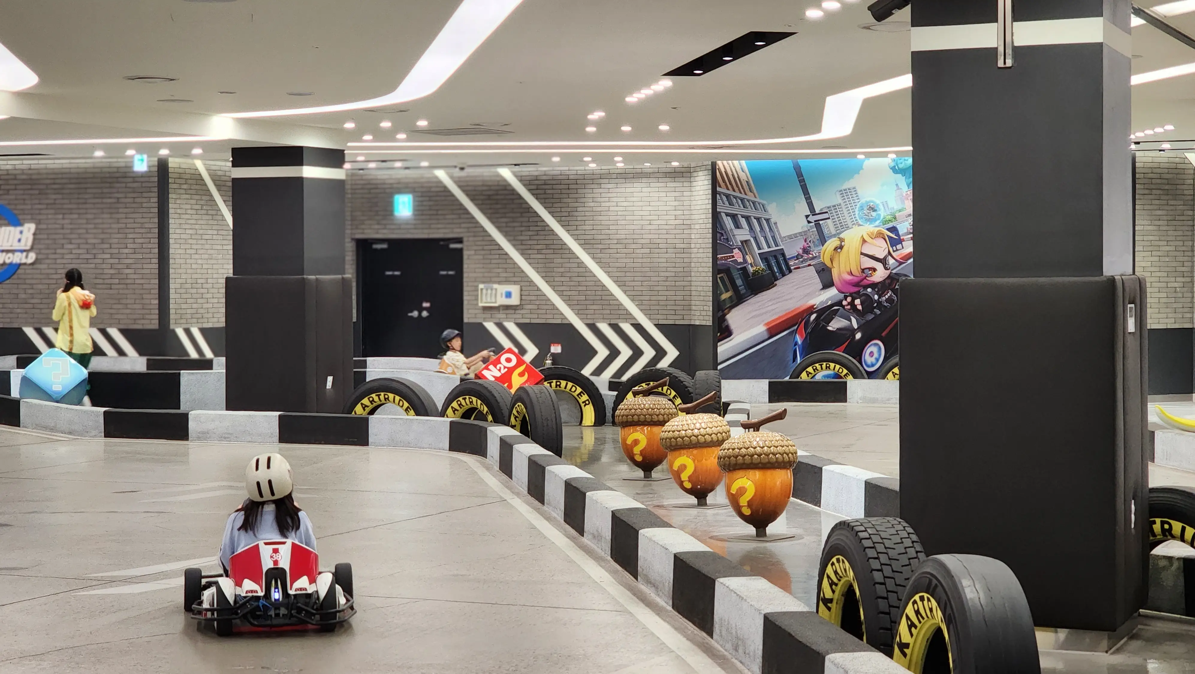 롯데월드-카트라더레이싱월드-멀리서-찍은-모습