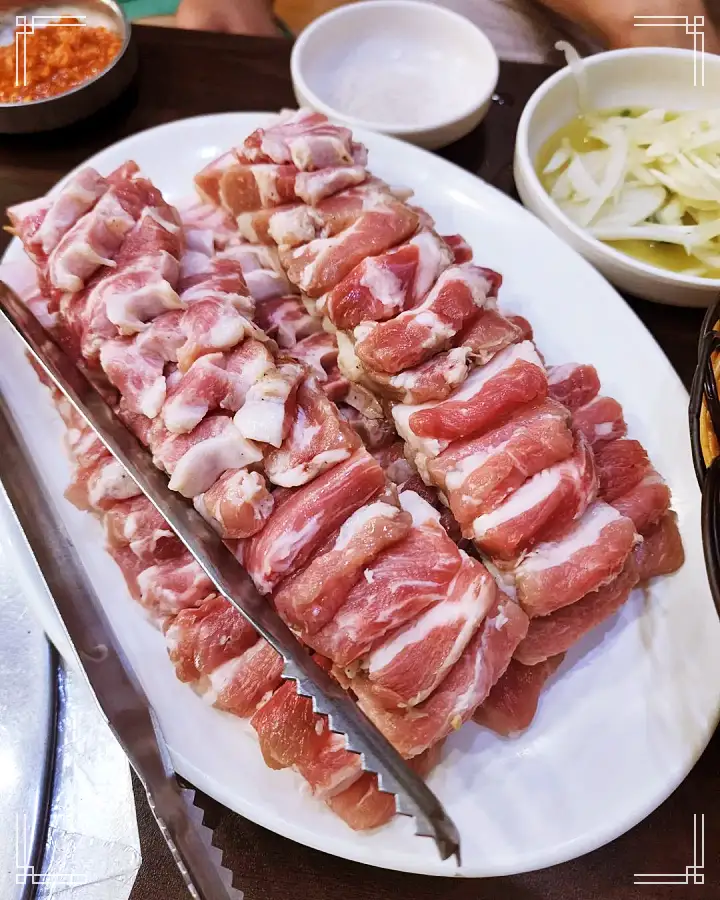 토요일은 밥이좋아 군포 당동 된장박이 삼겹살 맛집 생삼겹 통삼겹 된장에 넣어 숙성 나만 알고싶은 현지인 추천 토밥 좋아 방송정보