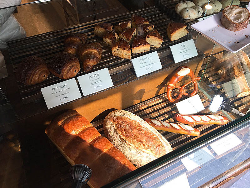 연희동 빵집 '폴앤폴리나'