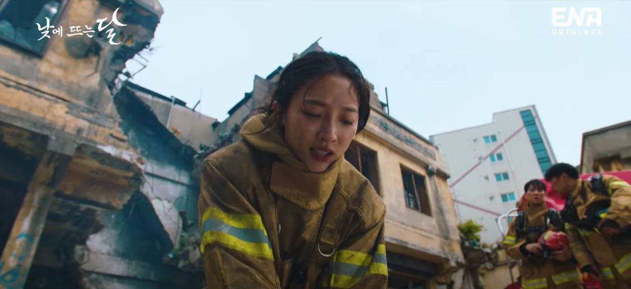 낮에뜨는달_1회