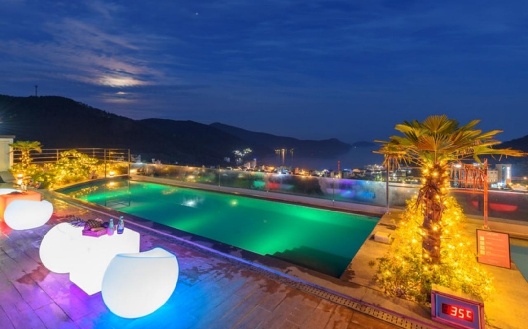 거제 프래밀리 빌라동 수영장