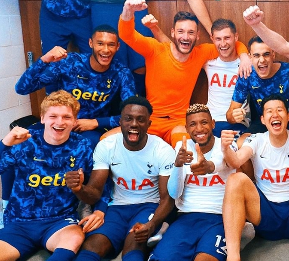 손흥민 골을 터트리고 기쁨의 포효