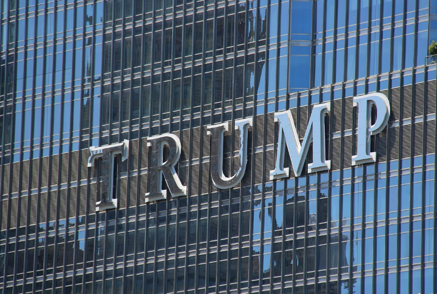 트럼프 타워의 트럼프 텍스트