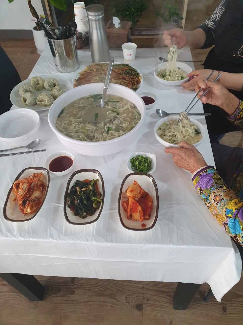 6시내고향 충남 서산 간월도 해물 손칼국수 맛집 간월도손칼국수