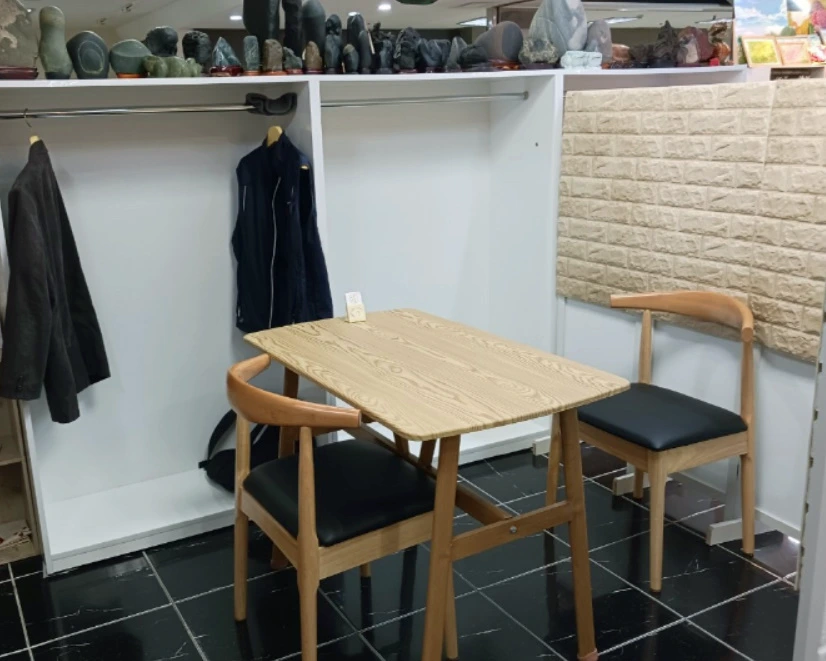 이치상담 테이블과 책상