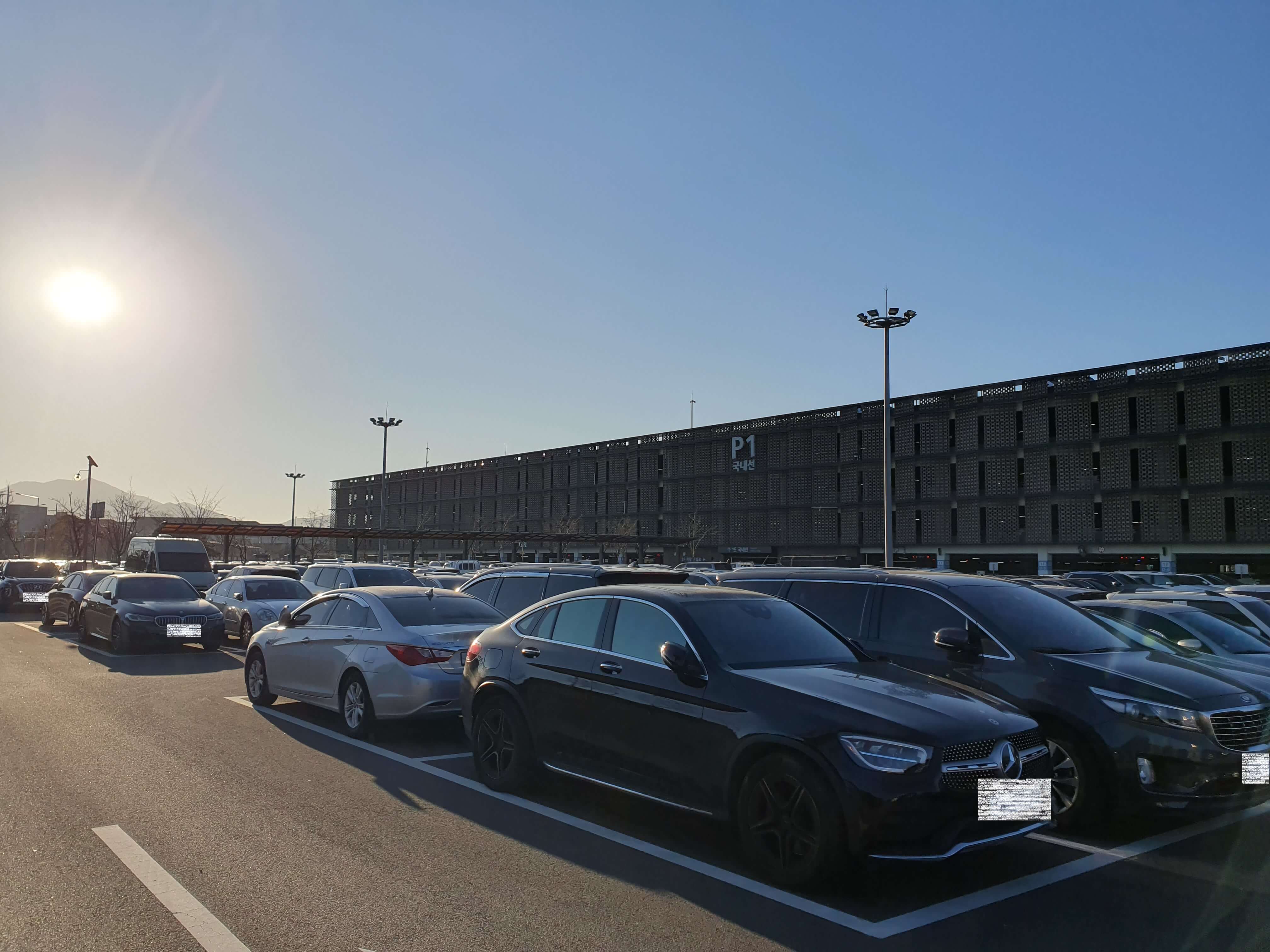 김해국제공항 국내선, 국제선 여객주차장 전경