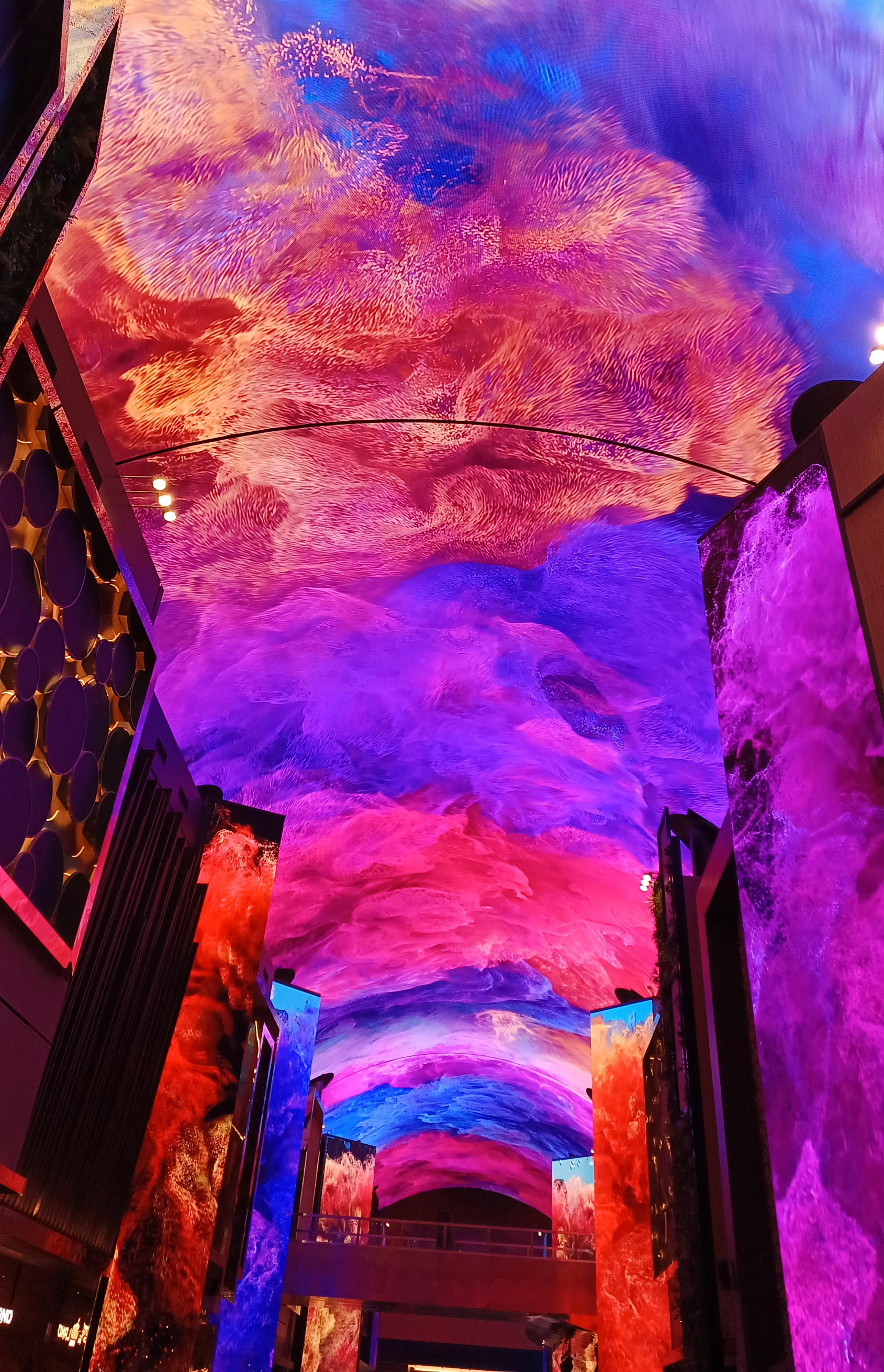 인스파이어-오로라-고래쇼-5