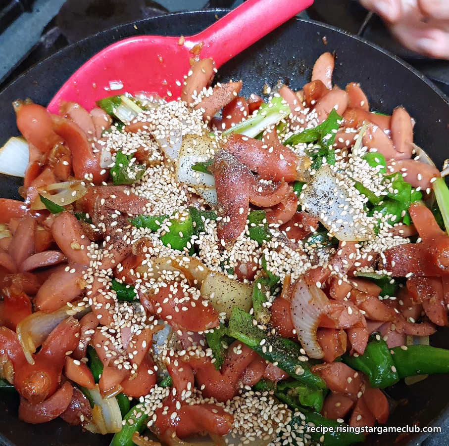 완성된 꽈리고추 소세지 볶음 사진