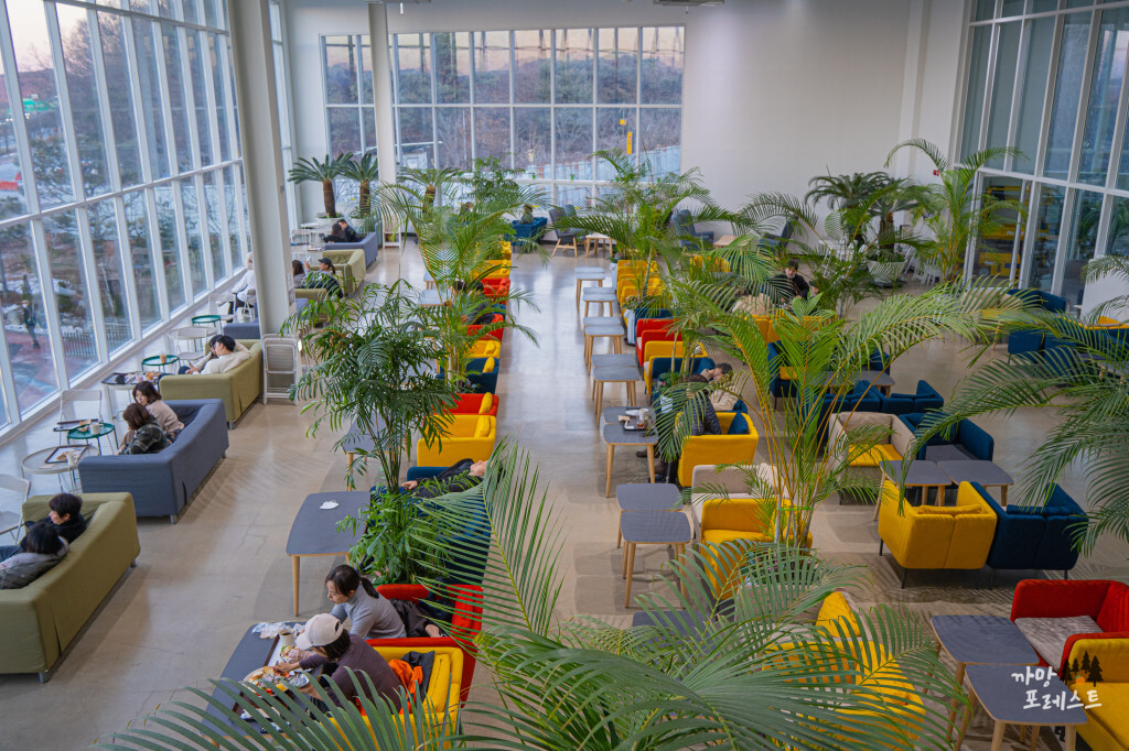 파주 문지리 535 카페 매장 내부