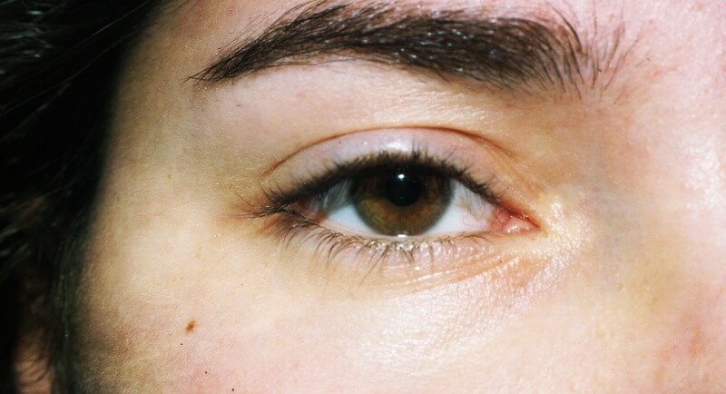 아름다운-여성의-눈