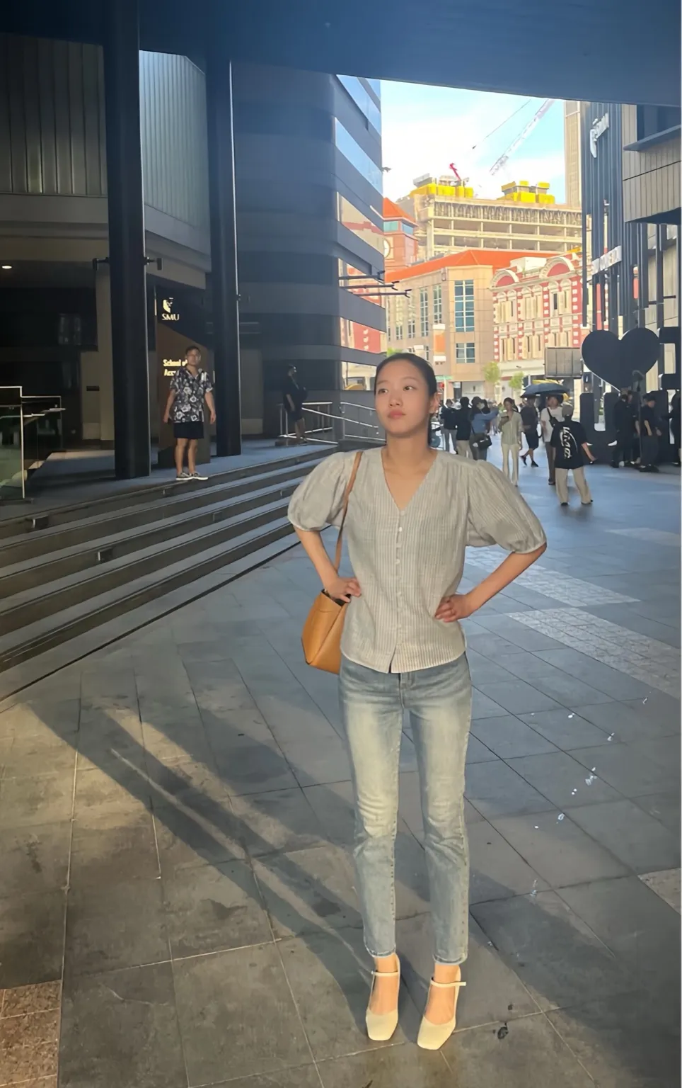 김고은&#44; 김고은 왓츠인마이백&#44; 왓츠 인 마이 백&#44; 김고은 가방&#44; 샤넬 22백&#44; 샤넬 앰버서더&#44; 김고은 패션&#44; 김고은 스타일&#44; 내추럴 시크&#44; 셀럽 스타일&#44; 여자 연예인 가방