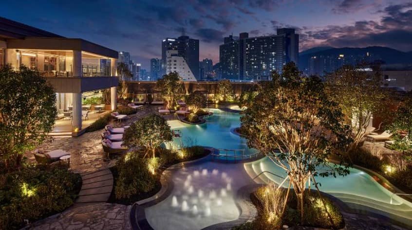 롯데호텔-부산-야외온수풀