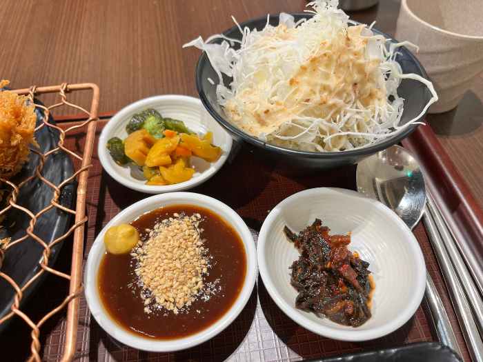 제공되는 밥, 반찬 2