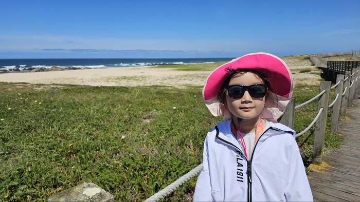 2023년 5월 까미노포르투게스 해안길에서 8살 아미.