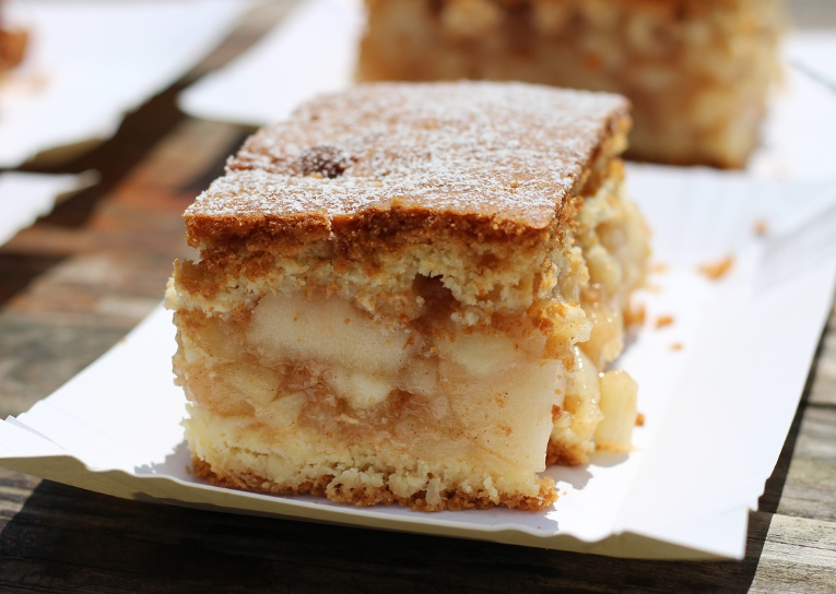 페이스트리와 크림으로 이루어진 마법 밀푀유