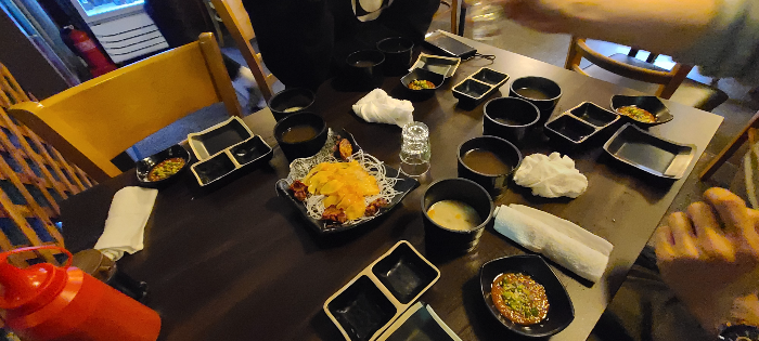 분당맛집 므금역맛집 물고기자리 숙성회 회맛집 무한리필 내부 일본식분위기 자리세팅