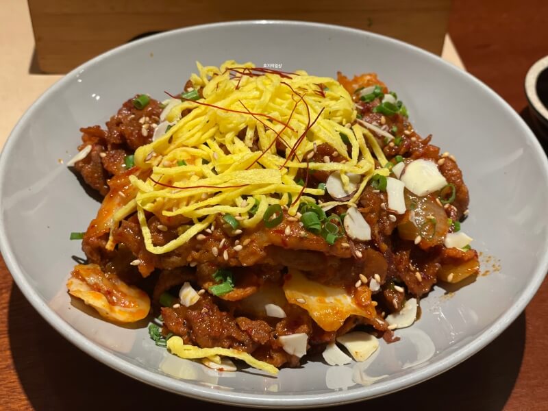 잠실 솥밥 맛집 도꼭지 송파 소피텔 - 제육 볶음