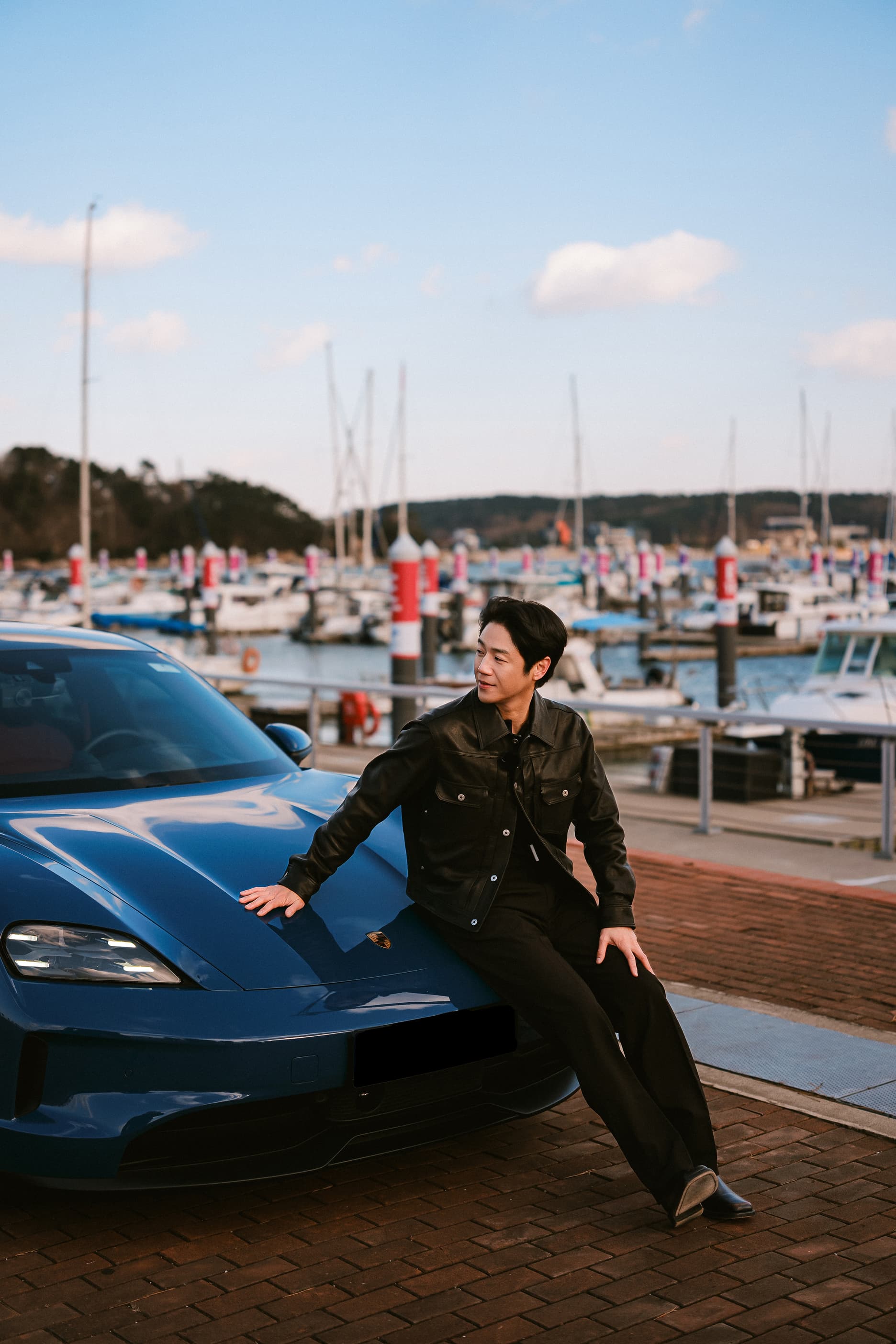 포르쉐와 배우 정준원 사진