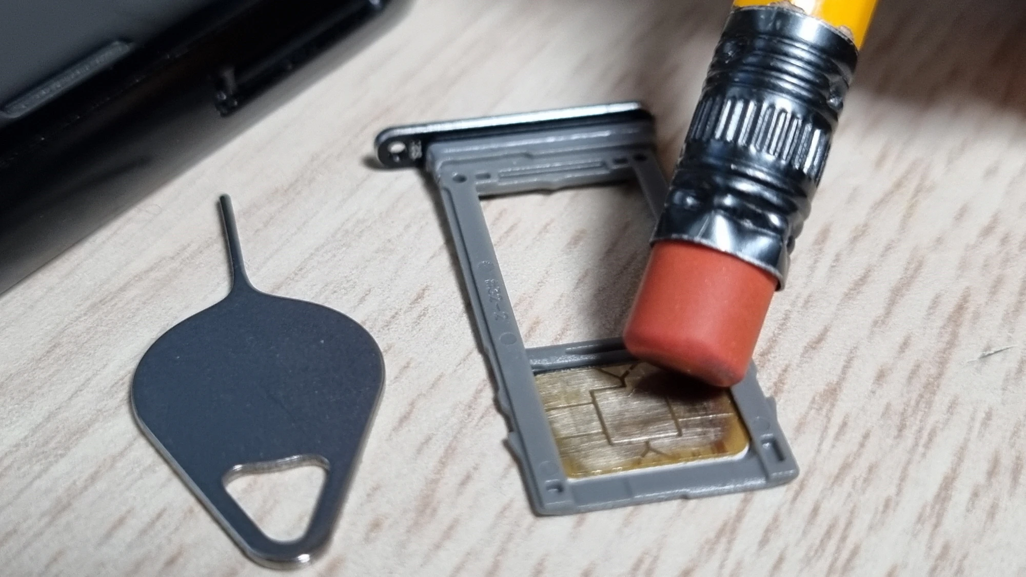 휴대폰 유심칩 모습