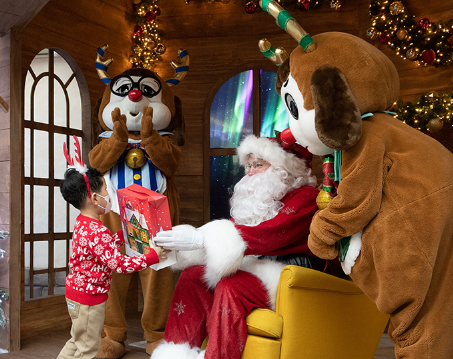 2022-롯데월드-크리스마스-미라클윈터-산타의-프레젠트