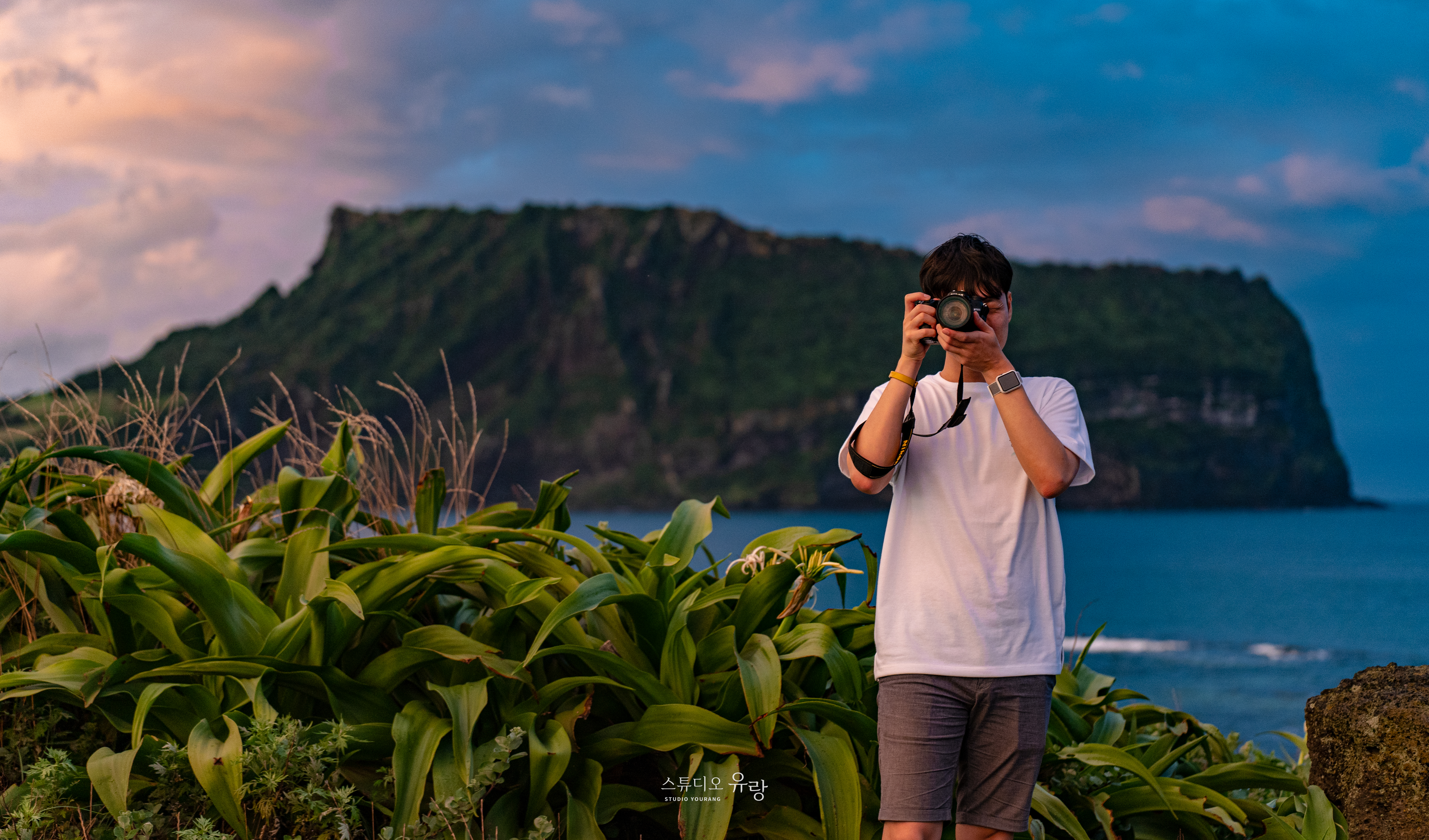 실내 vs 실외 촬영법 (조명 활용법, 구도 설정, 공통 팁)