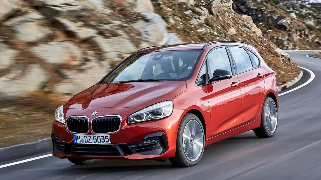 BMW 2시리즈 액티브 투어러 가격 실구매가 모의견적 제원 옵션 카탈로그 내부 색상 디자인 인테리어 편의사양 안전사양 총정리